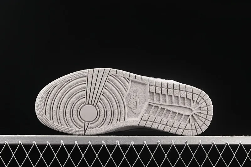 All Categories Air Jordan Jordan Series Basketball Shoes Air Jordan 1 Low Air Jordan 1 Low "Sherpa Fleece" AJ1 Joe 1 Beige Velvet Low-top Cultural Leisure Sports Basketball Shoes DO0750-002